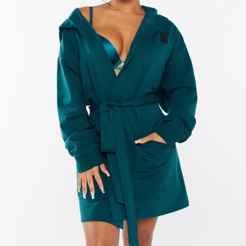 Savage X Fenty Forever Savage Showgirl Short Robe Hunter Green NWT in‎ pkg